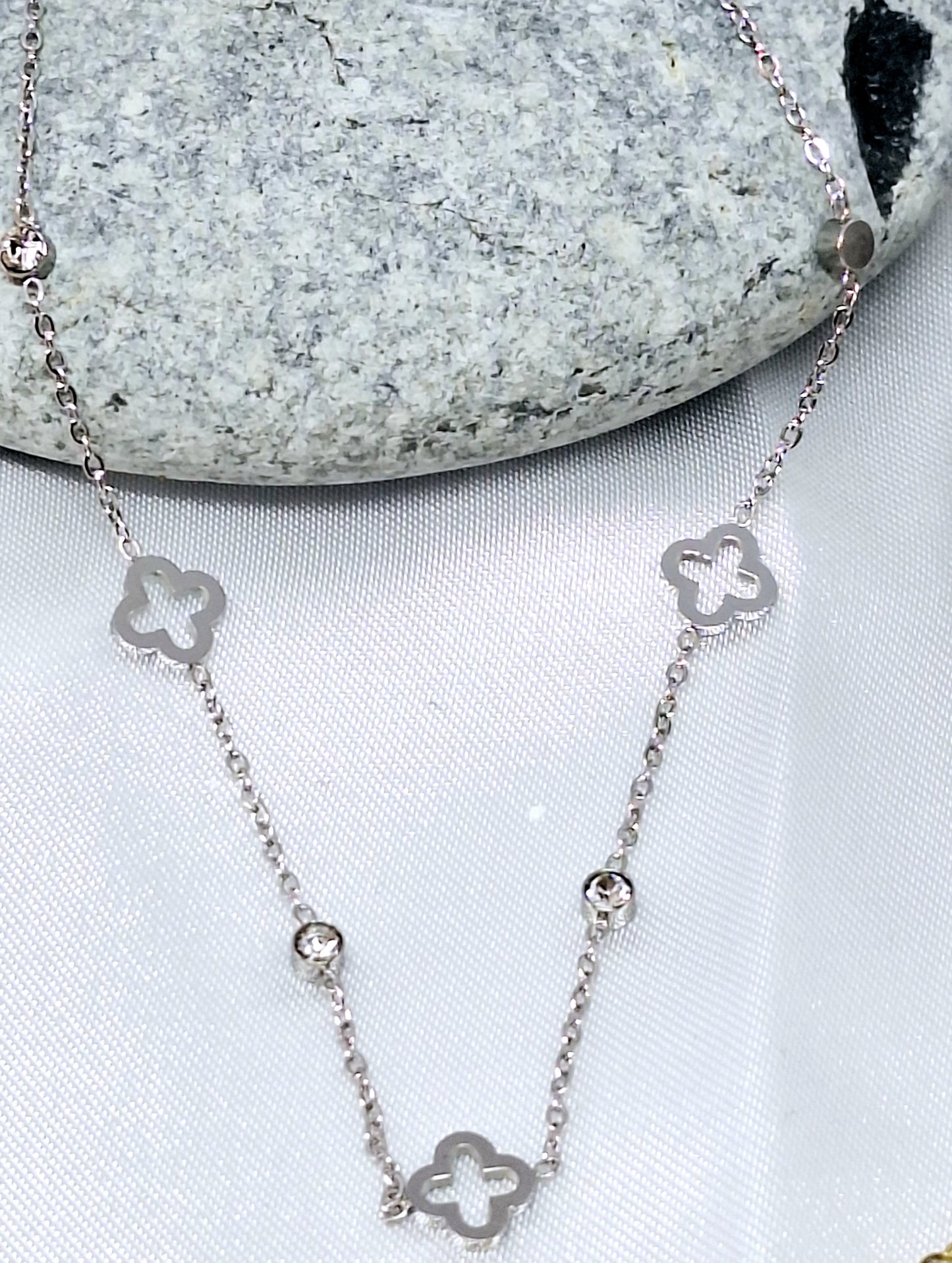 Collier "MAY"