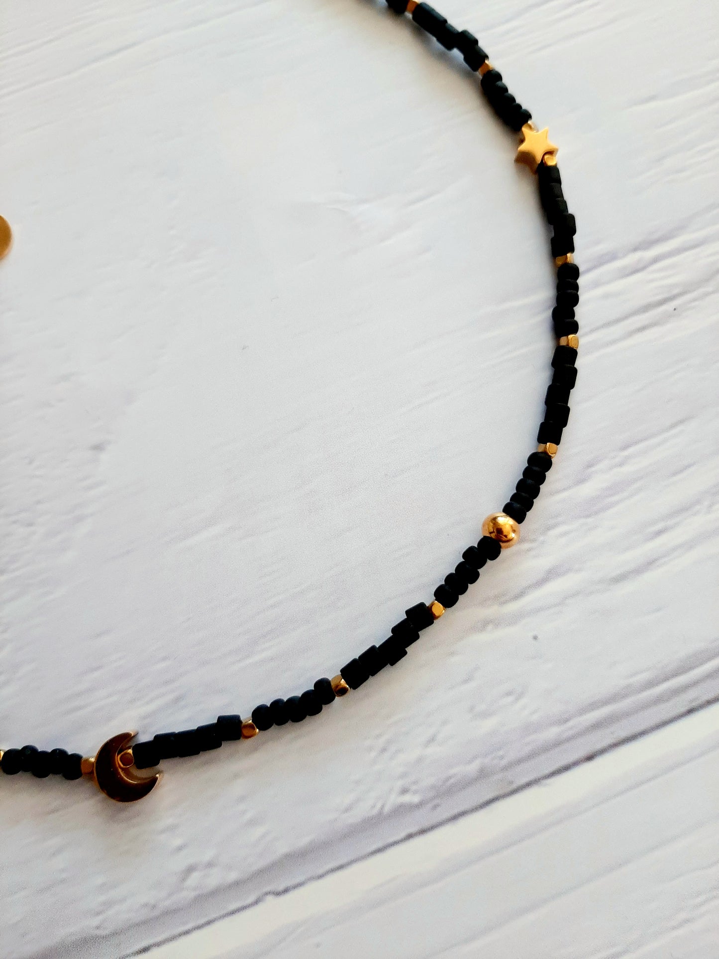 Collier choker "MIDNIGHT" - perles et acier inoxydable doré