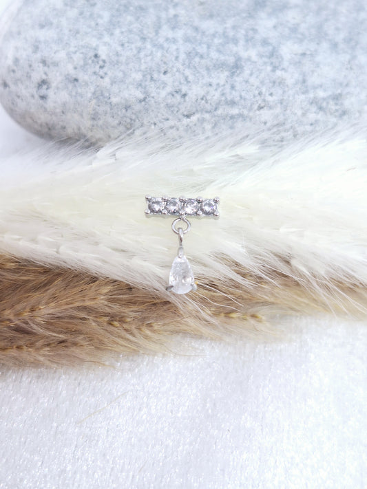 Piercing d'oreilles "NYLA"